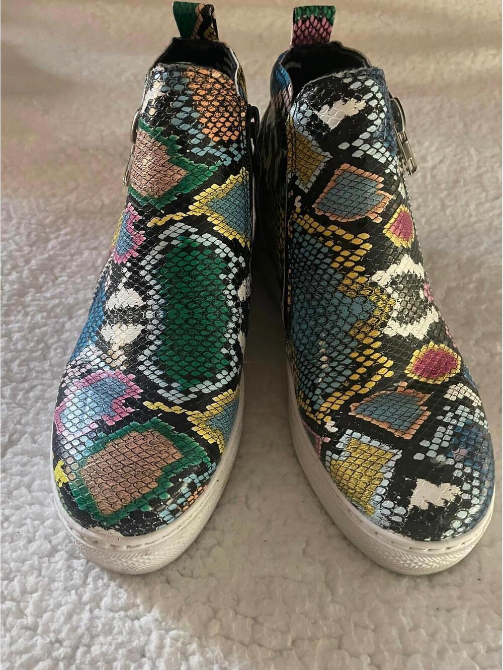 Bamboo Boots sz 7 Multi-Colored Faux Snake Skin Side Zippers
